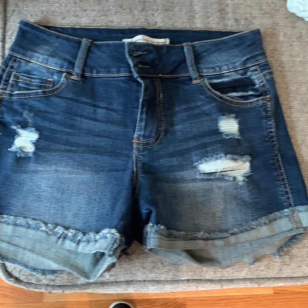 Good condition size 3 Jean shorts